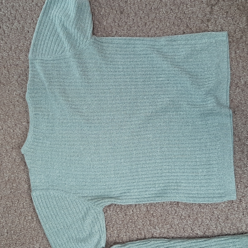 2 pc Gray Sweater Set - Picture 9 of 10